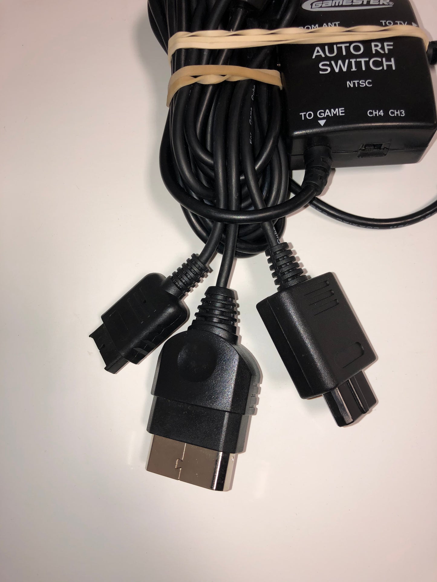 Gamester Auto RF Switch for Microsoft Xbox/Sony Playstation/Nintendo Gamecube