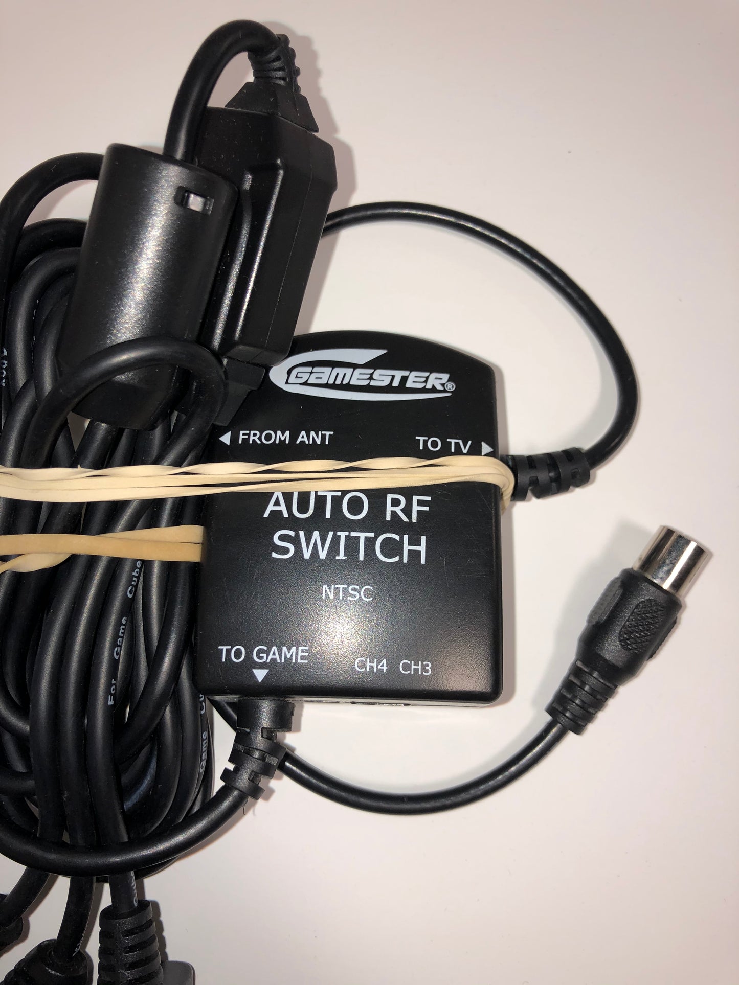 Gamester Auto RF Switch for Microsoft Xbox/Sony Playstation/Nintendo Gamecube
