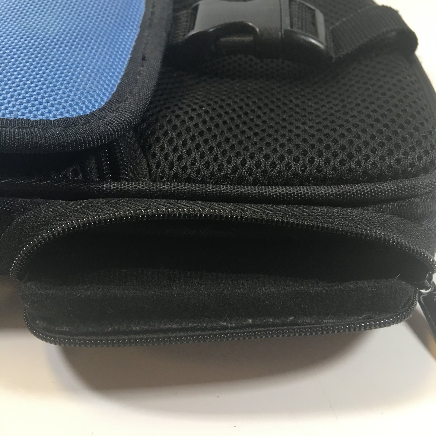 Nintendo DS 3DS Carrying Case Travel Bag w/ Adjustable Strap -  Blue/Black
