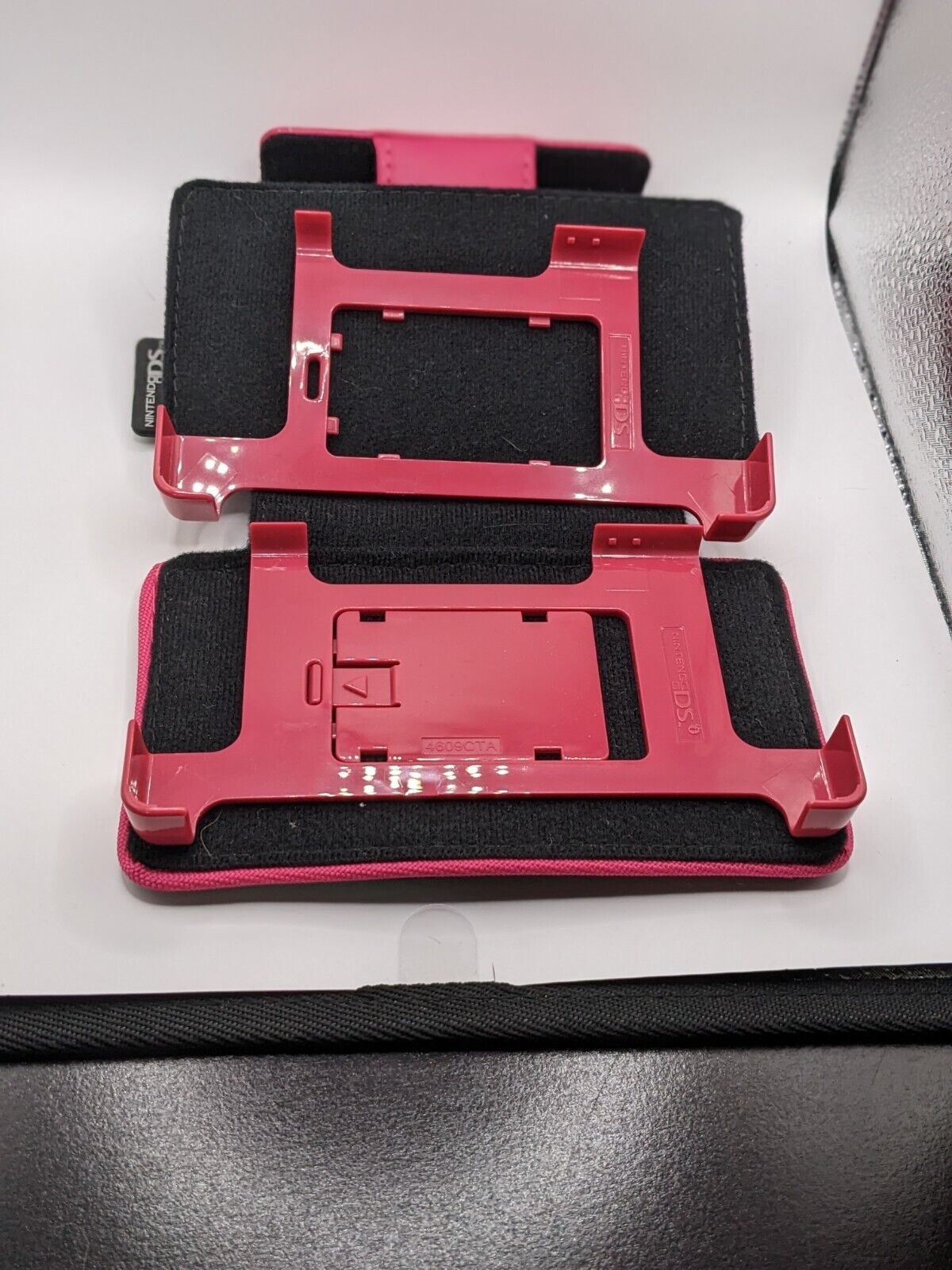 Nintendo DSi Snap-In Wallet Case - Pink