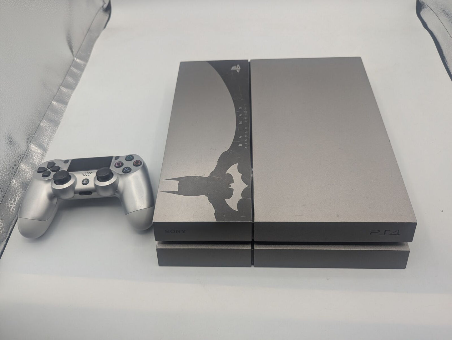 PlayStation 4 500GB Console - Batman Arkham Knight Limited Edition [PLEASE READ]