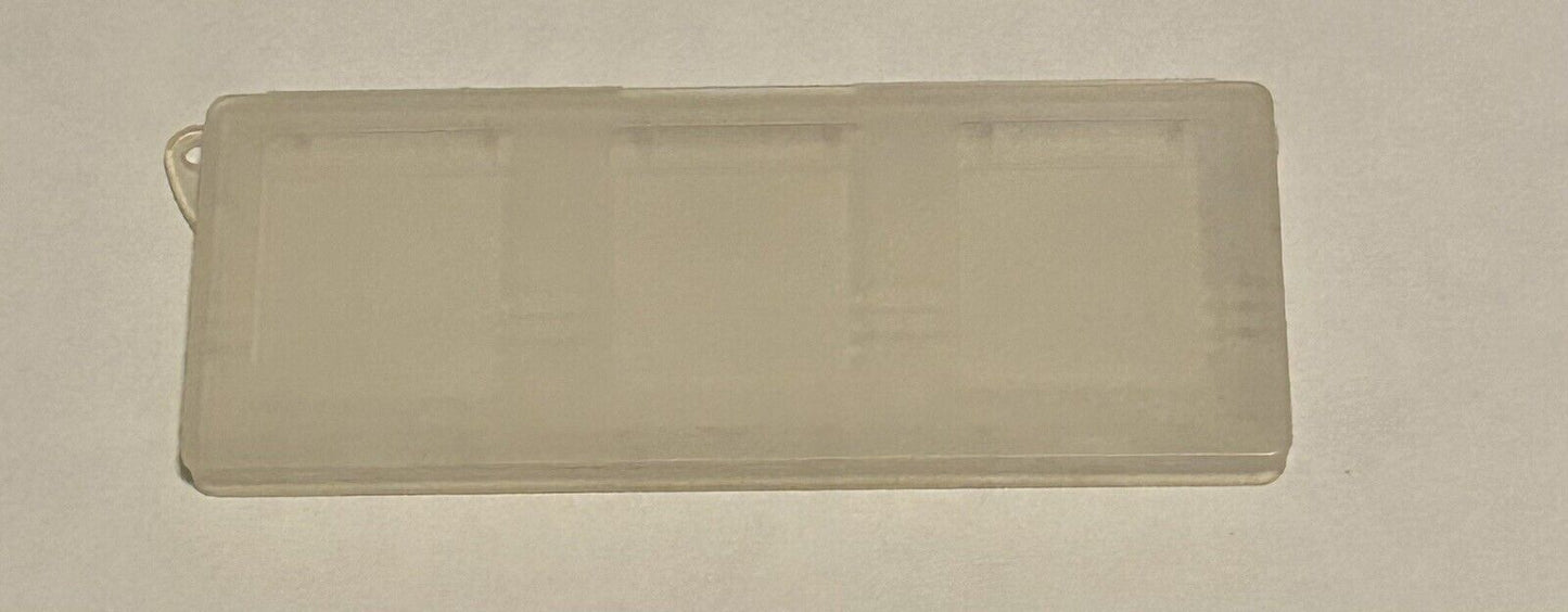 Nintendo DS 3-in-1 Game Card Cartridge Travel Carry Case Plastic (Colors Vary)