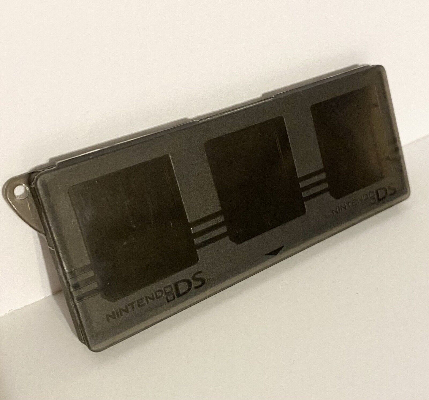 Nintendo DS 3-in-1 Game Card Cartridge Travel Carry Case Plastic (Colors Vary)
