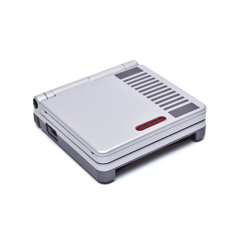 Game Boy Advance SP - Classic NES Limited Edition